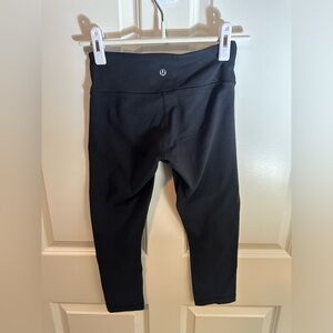 Lululemon Black Cropped Leggings Women’s Size 2